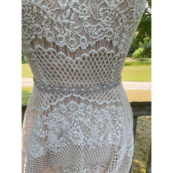 City Triangle Women's Ivory Nude Floral Lace Jewel Waist Cocktail Dress Size 6 - Picture 3 of 8